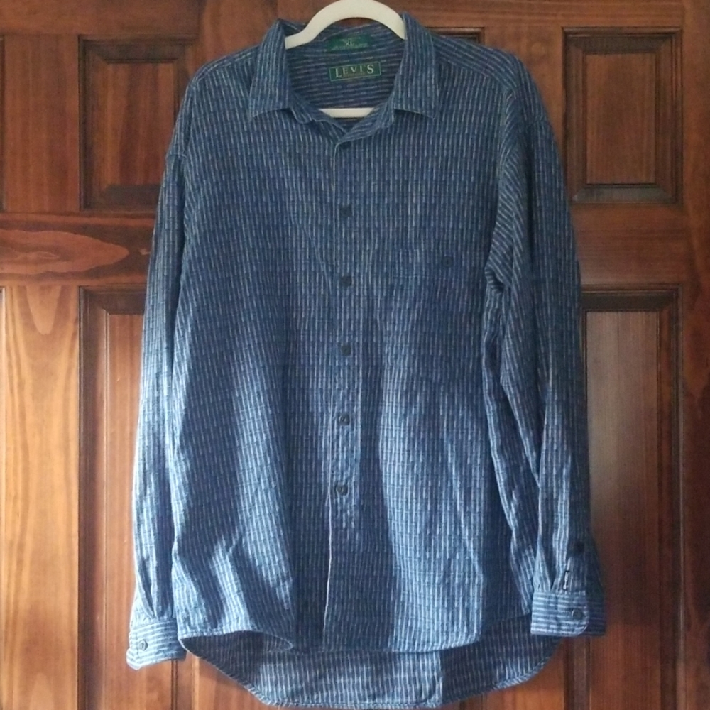 Men's XL vintage Levi's button up shirt
